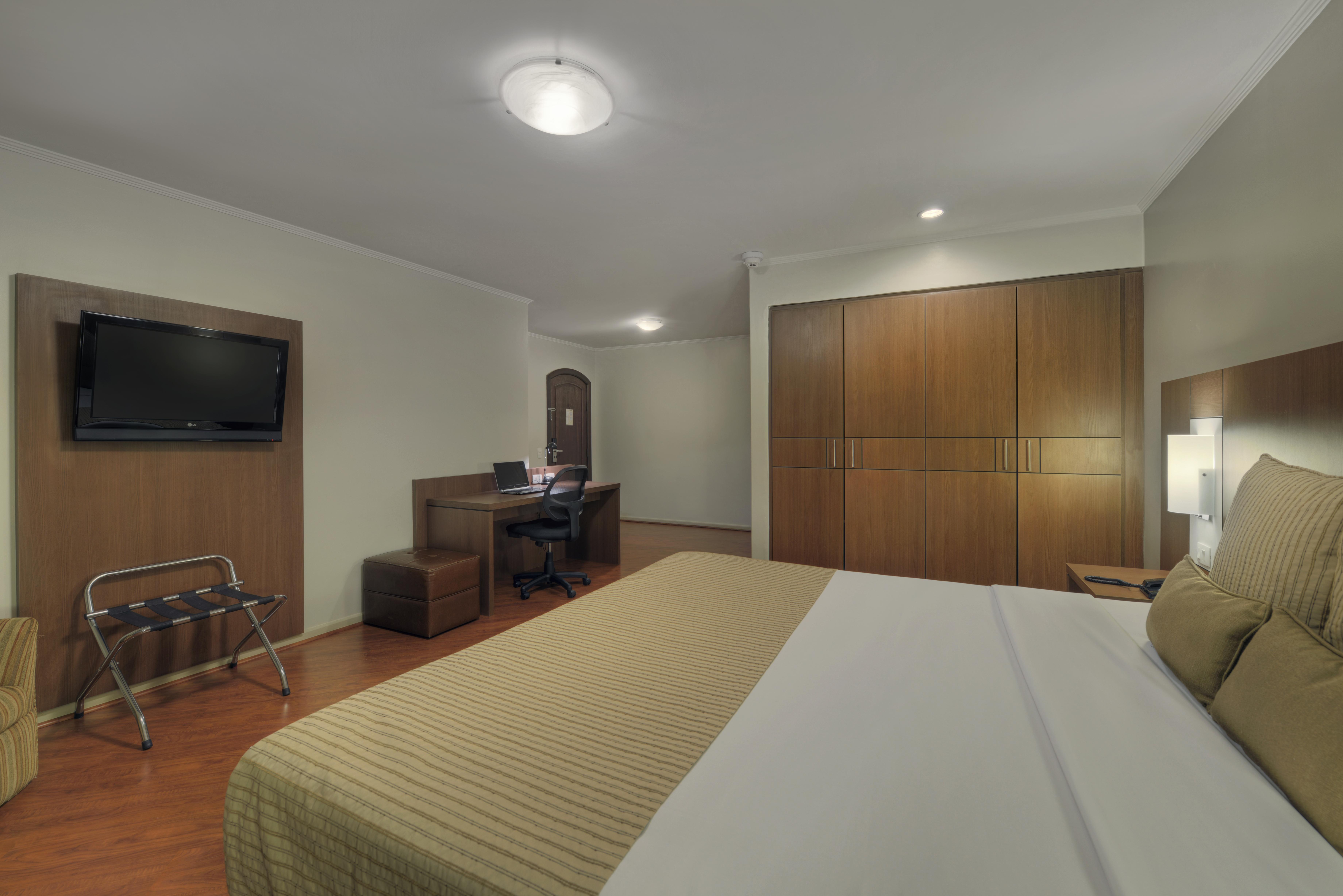 Hotel Deville Curitiba Batel Extérieur photo