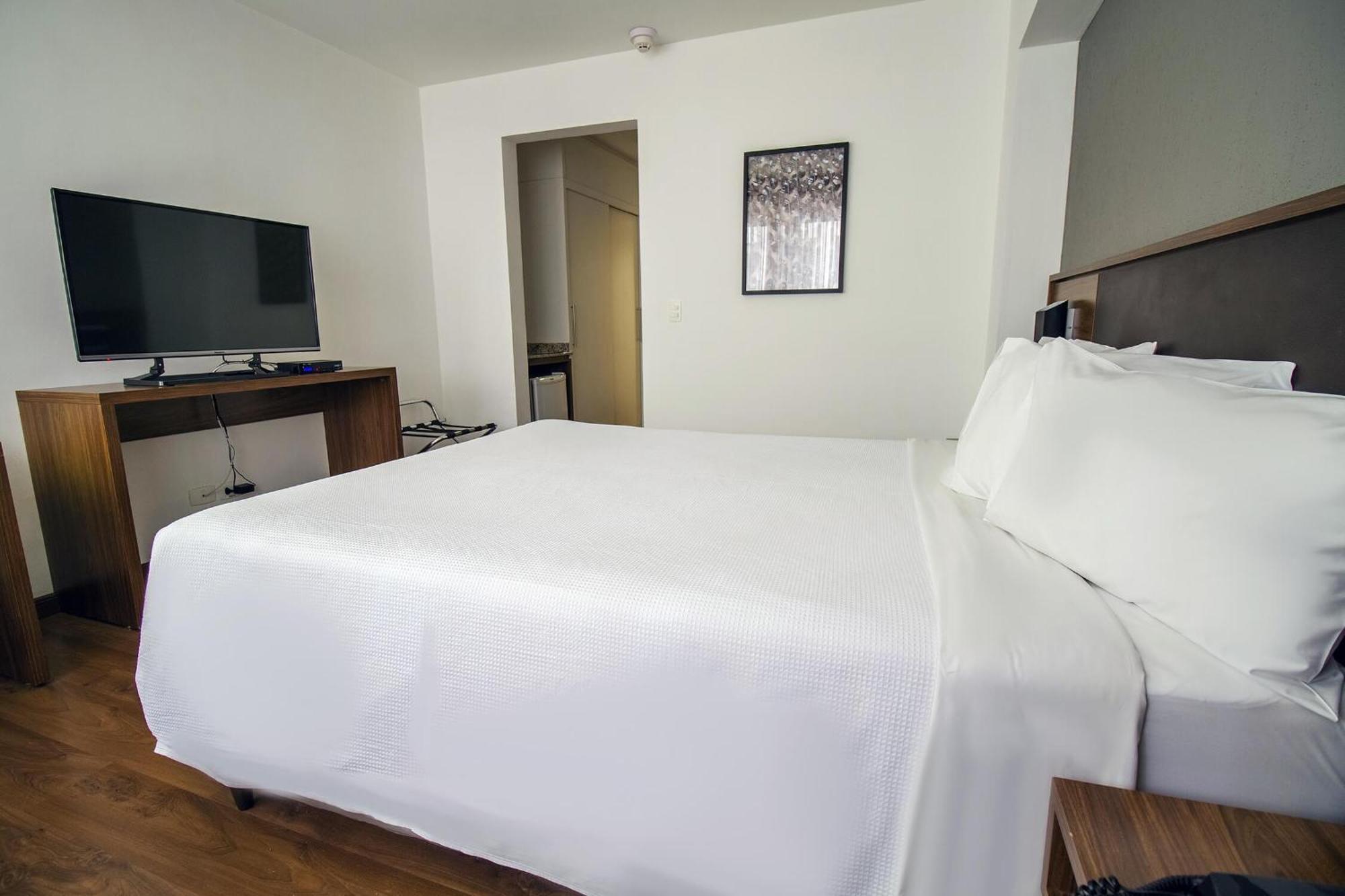 Hotel Deville Curitiba Batel Extérieur photo