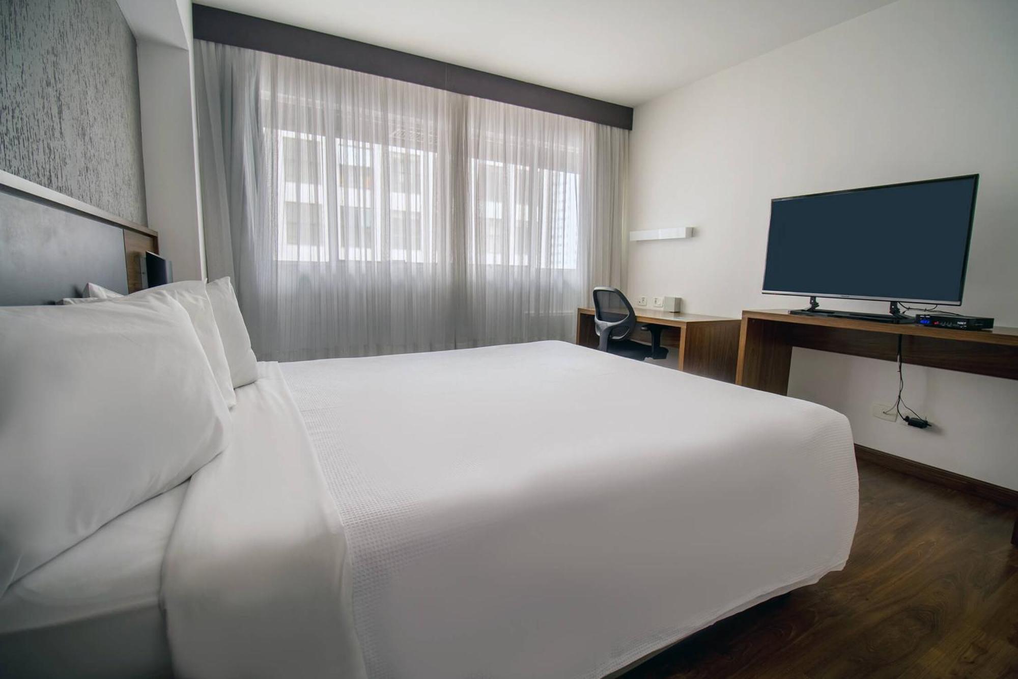 Hotel Deville Curitiba Batel Extérieur photo