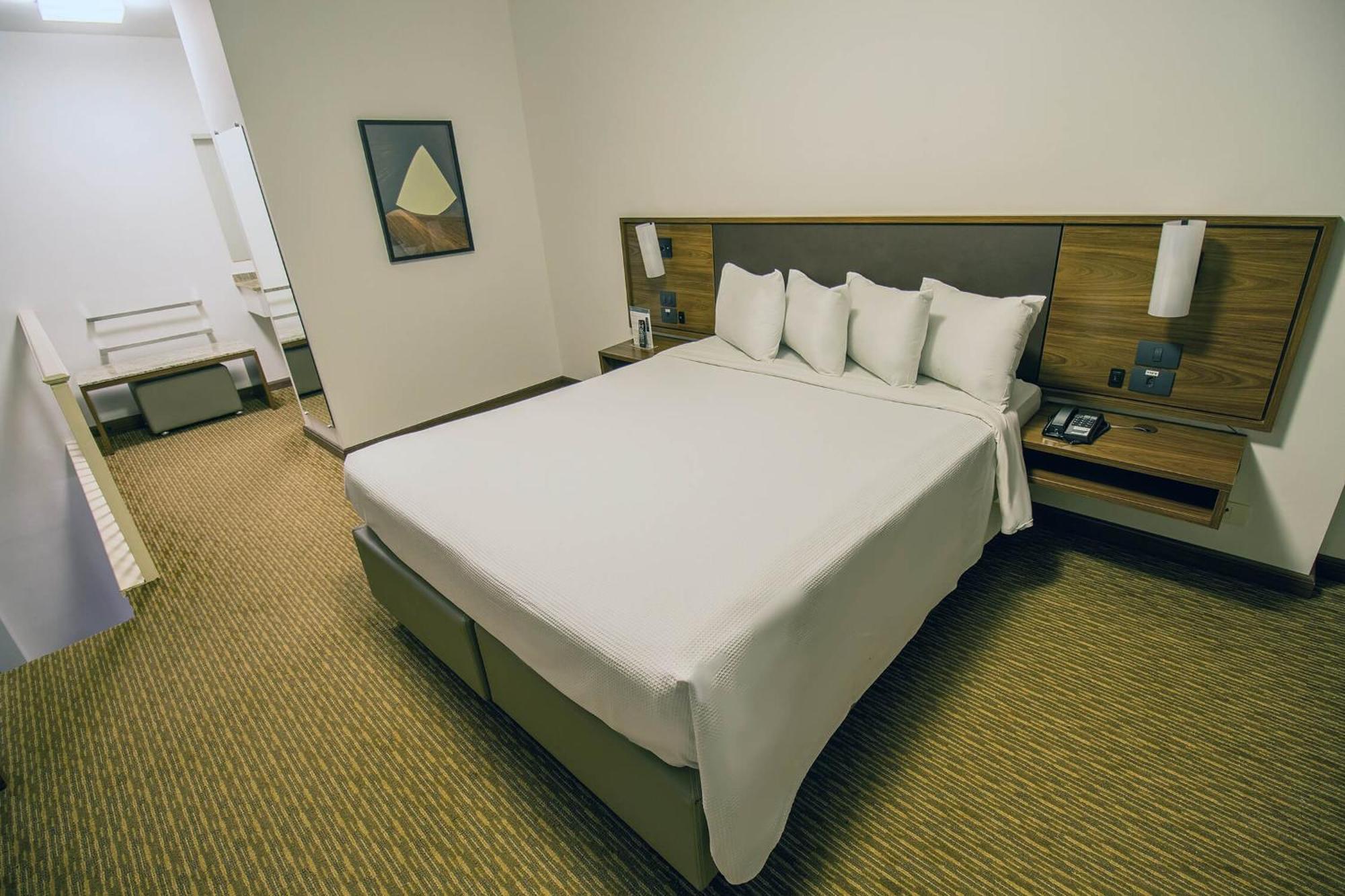 Hotel Deville Curitiba Batel Extérieur photo