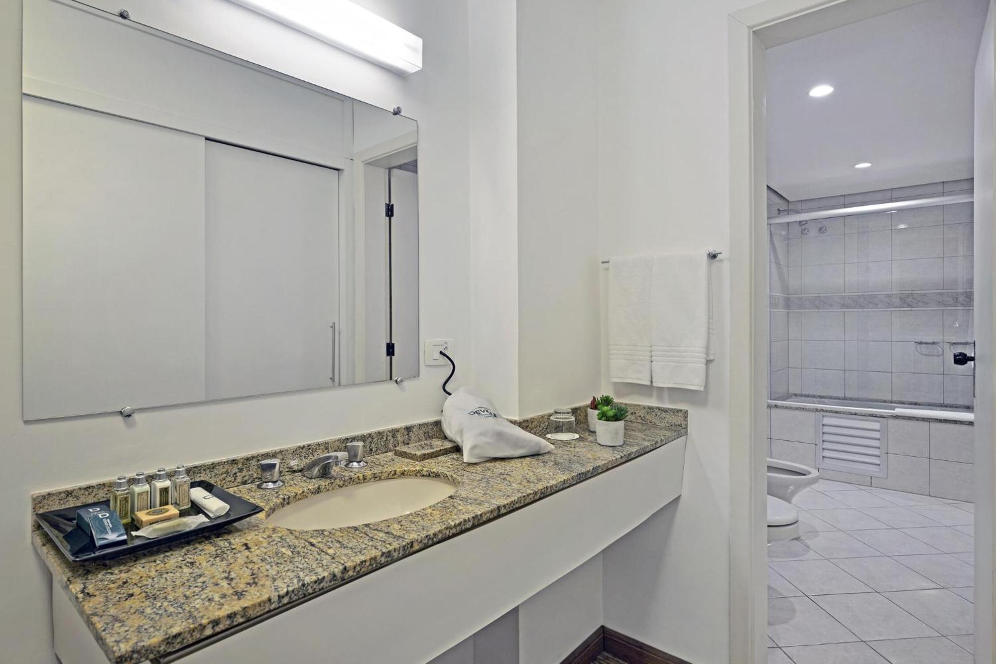 Hotel Deville Curitiba Batel Extérieur photo