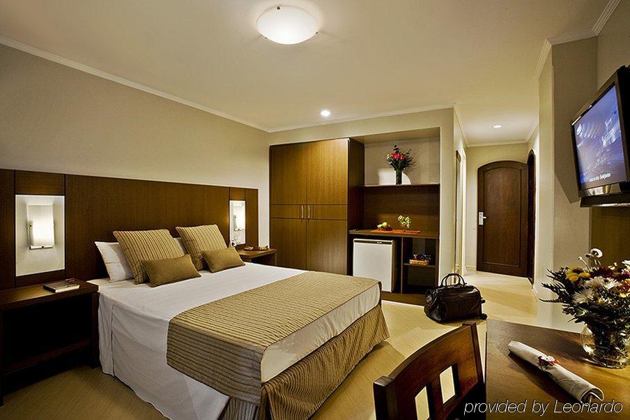 Hotel Deville Curitiba Batel Chambre photo