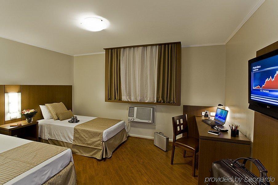 Hotel Deville Curitiba Batel Chambre photo