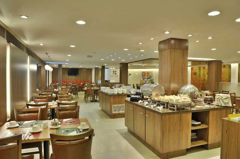 Hotel Deville Curitiba Batel Extérieur photo